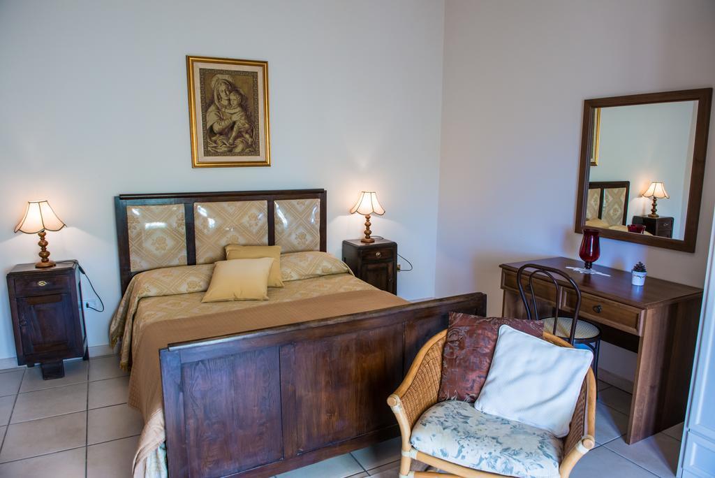 E Villamirella Aparthotel 2*